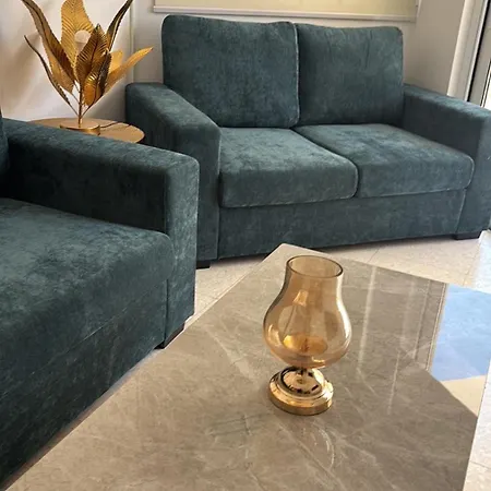 Diamond A2 - Modern 2 Bedroom Apartment With Pool & Garden Opposite The Venus Beach Apartmán
