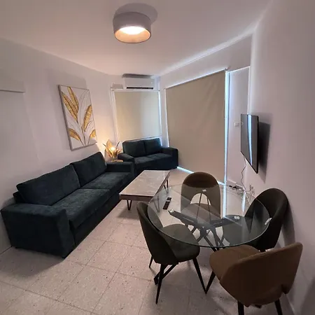 Diamond A2 - Modern 2 Bedroom Apartment With Pool & Garden Opposite The Venus Beach Пафос