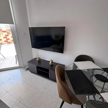Diamond A2 - Modern 2 Bedroom With Pool & Garden Opposite The Venus Appartamento *