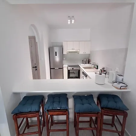 Diamond A2 - Modern 2 Bedroom Apartment With Pool & Garden Opposite The Venus Beach Апартаменты