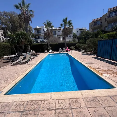 Diamond A2 - Modern 2 Bedroom Apartment With Pool & Garden Opposite The Venus Beach