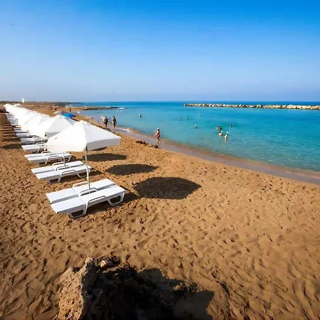 Appartamento Diamond A2 - Modern 2 Bedroom With Pool & Garden Opposite The Venus *